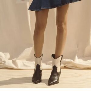 Women's Circus by Sam Edelman Yolanda Black and Cream Heeled Boots Size 8.